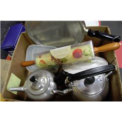 BOX OF HOUSEHOLD ALUMINUM POTS AND PANS