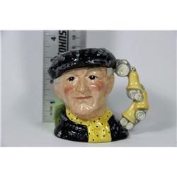 1986 ROYAL DOULTON "PEARLY KING" - D 6844
