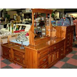 KROEHLER SOLID WOOD 8PC BEDROOM SUITE INCLUDES