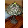 Image 1 : ESTATE STAINGLASS STYLE LAMP