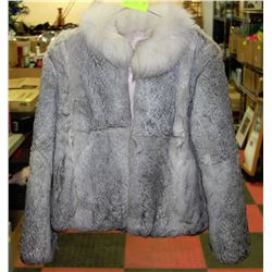 LADIES FUR COAT SIZE: SMALL