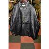 Image 1 : MENS LEATHER COAT - SIZE: LARGE
