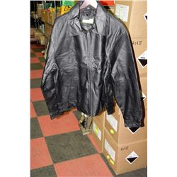 MENS LEATHER COAT - SIZE: LARGE
