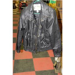MEN'S LEATHER JACKET - SIZE 44