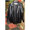 Image 1 : MENS LEATHER COAT - LARGE