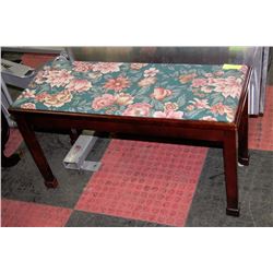 ESTATE WOOD AND FLORAL FABRIC BENCH