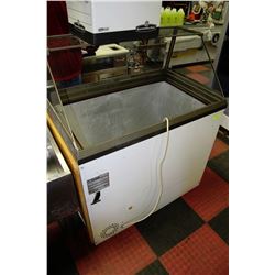 CARAVELL ICE CREAM FREEZER
