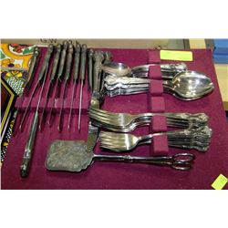 ESTATE SILVERWARE SET
