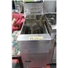 Image 1 : DEEP FRYER