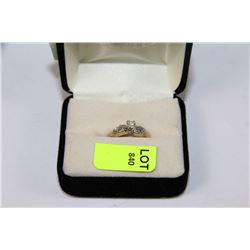 10 KT GOLD ENGAGEMENT RING W/ 5 HIGH