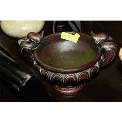 BURGUNDY BIRD HANDLE CENTERPIECE