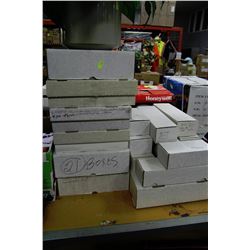 LOT OF 10000+ ASSORTED SPORTS CARDS + BOX OF OILER