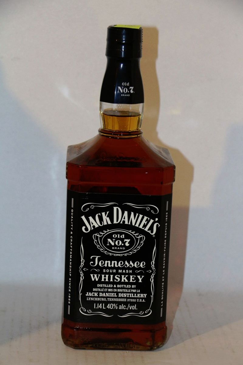 1.14L BOTTLE OF JACK DANIELS SOUR MASH WHISKEY