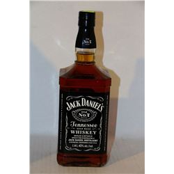 1.14L BOTTLE OF JACK DANIELS SOUR MASH WHISKEY