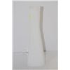 Image 1 : 8.5" WHITE VASE