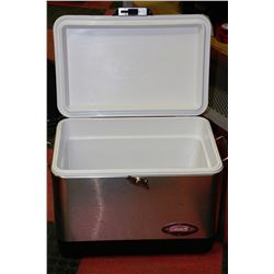 COLEMAN STEEL BELTED CAMP COOLER