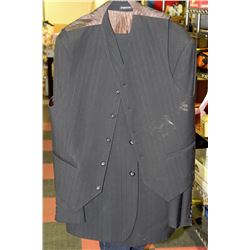3 PIECE ITALIAN MADE SUIT - SIZE 42