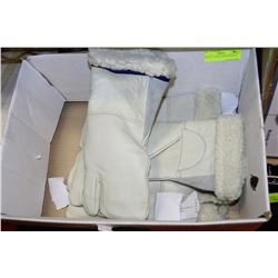 BOX OF 3 PAIRS OF WINTER MITTS