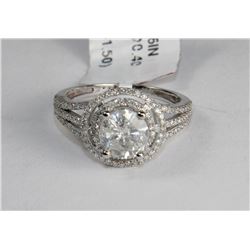 14K WHITE GOLD LADIES DIAMOND RING -