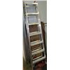 Image 1 : 7' EXTENDABLE LADDER - (11' MAX)