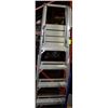 Image 1 : ALUMINUM PAINTERS LADDER