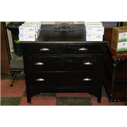 VINTAGE CHEST OF DRAWERS