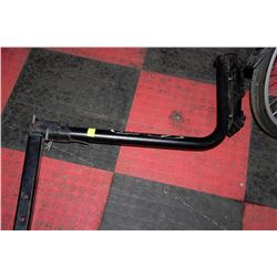 HITCH MOUNT TRIPLE BIKE RACK