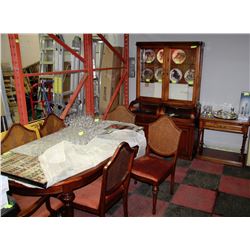 WOODEN DINING ROOM SET INCLUDING