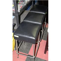 SET OF 3 STOOLS