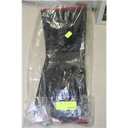 PAIR OF HEAVY DUTY CHEMICAL RESISTANT WORK GLOVES