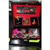 Image 1 : MUSICAL JEWELLERY BOX & ASSORTED JEWELLERY