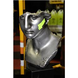 METTALIC BUST