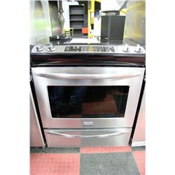 FRIGIDAIRE 4 BURNER AND WARMER SLIDE IN