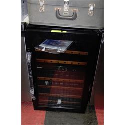 BLACK DUAL ZONE WINE CHILLER
