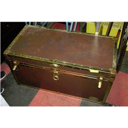 VINTAGE TRUNK - 1942 - CANADIAN MADE