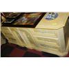 Image 5 : 6 PIECE SOLID WOOD BEDROOM SET INCLUDES