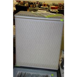 LAUNDRY HAMPER