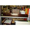 Image 1 : THE BOMBAY CO. PLATE RACK 4' LONG