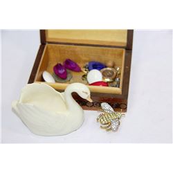 COSTUME JEWELLERY BOX W/ CONTENTS+ VINTAGE KENNETH