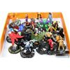 Image 1 : FLAT OF ASSORTED HERO CLIX - 24 PIECES
