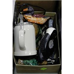 BOX OF DUCKS, TURTLE LIGHT AND STEIN