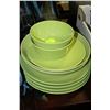 Image 1 : SET OF GREEN DISHES INCLUDING