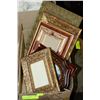 Image 1 : BOX OF MEDIUM DECORATIVE PICTURE FRAMES