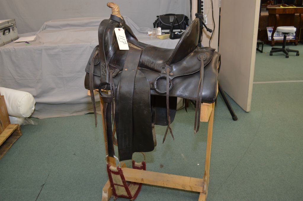 Antique Great West Saddlery Style Western Hi Back Saddle ( unmarked ) w/ rawhide wrapped horn, c/w