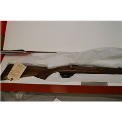 Winchester Model 70 Safari Express .458 Win Mag cal Bolt Action Rifle w/ 24" bbl [ appears as new in