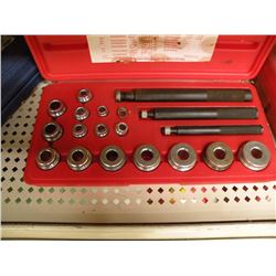 Bushing removal/inserting set