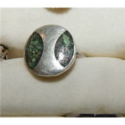 SILVER RING - EMERALD STONES INLAID IN SILVER - MAKERS MARKS  & STAMPED STERLING