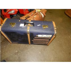 VINTAGE SUIT CASE