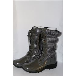 LADIES GREY PATENT & FABRIC LACE UP WINTER BOOTS