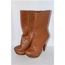 LADIES BROWN ZIP UP BOOT W/ FAKE WOOD STYLE HEEL